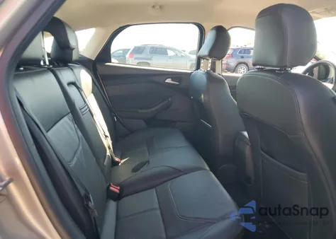 2015 Ford Focus Se z USA, uszkodzony, nr VIN 1FADP3K26FL254533